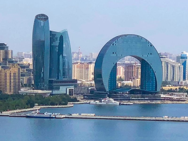 Crescent Tower Bakü Azerbaycan